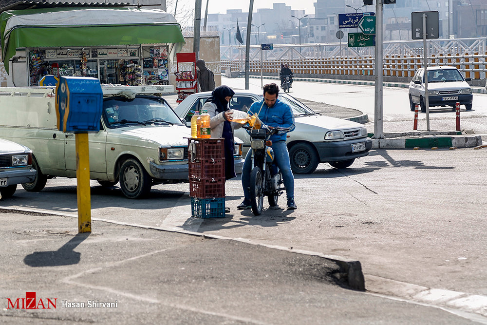فروش خطرناک بنزین در حاشیه بزرگراه های تهران